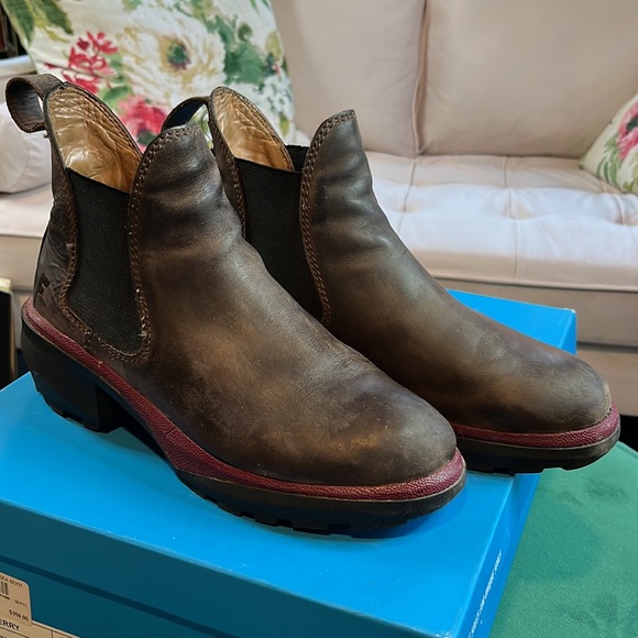 John Fluevog Lug sole chestnut brown Chelsea boot from Fluevog. 8M/10L - Picture 3 of 10